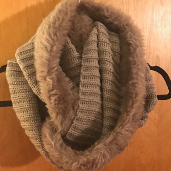 NY&Co Infinity Scarf - Picture 3 of 6